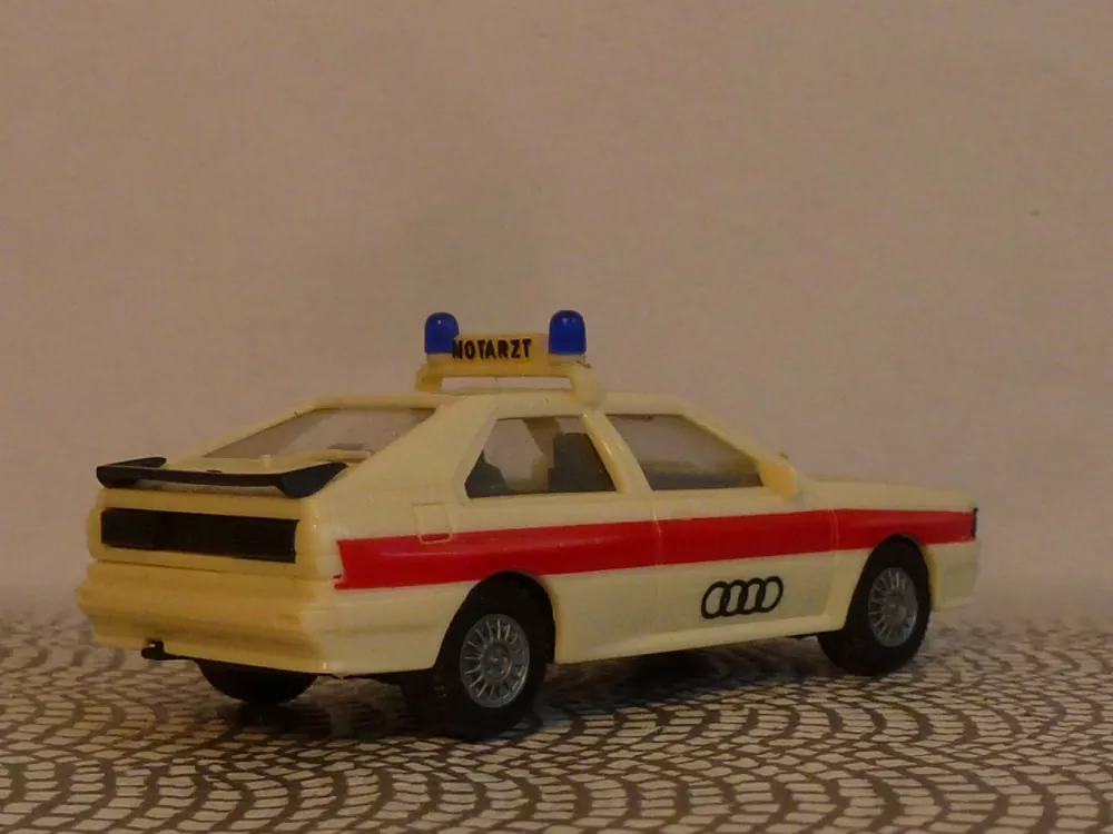 H0 Osobní automobil Audi Quattro PRVNÍ POMOC